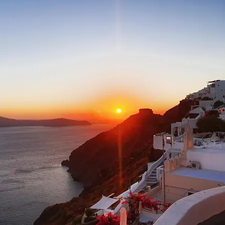 Karpimo Scenery - Caldera Sunset View - Private Hot Tub - Firostefani