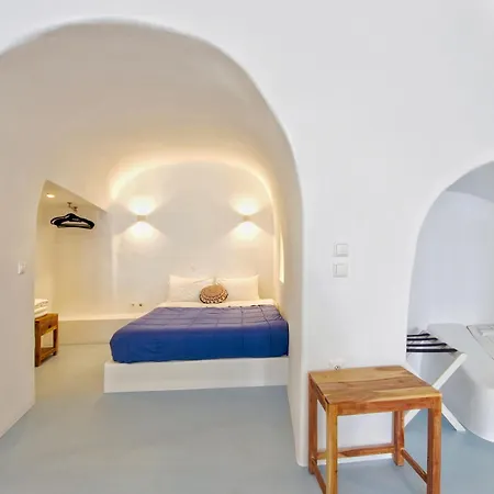 Karpimo Scenery - Caldera Sunset View - Private Hot Tub - Firostefani