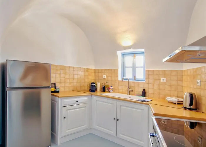 Karpimo Scenery - Caldera Sunset View - Private Hot Tub - Фиростефани