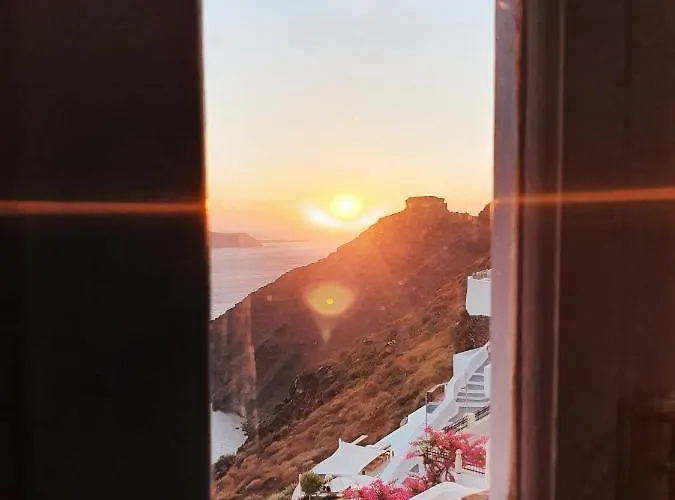 Karpimo Scenery - Caldera Sunset View - Private Hot Tub - Firostefani